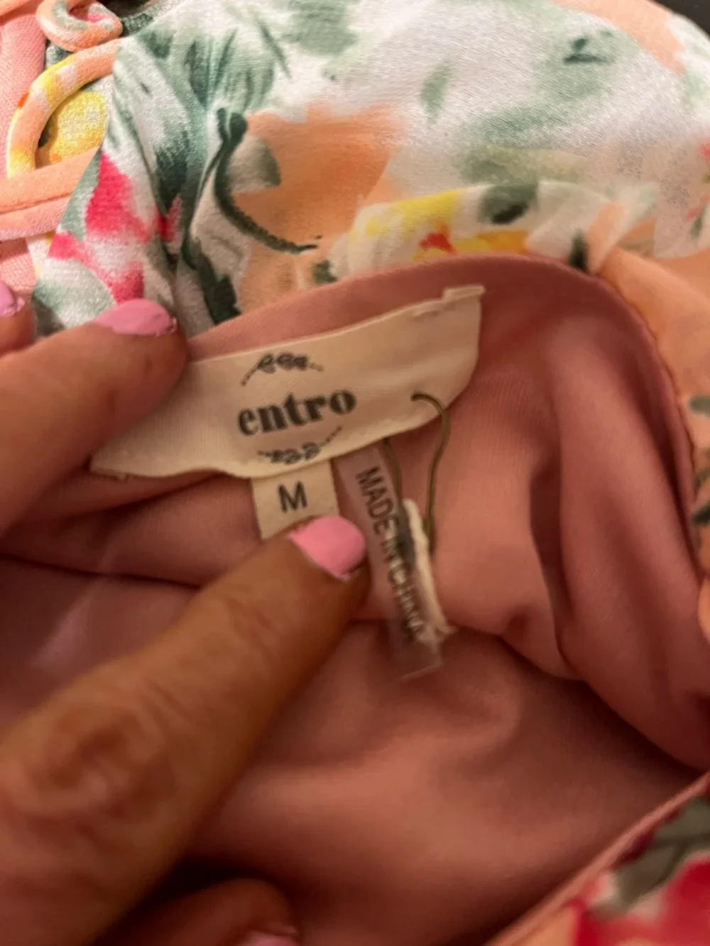 Entro Peach Floral Cold-Shoulder Midi Dress Size Medium NWT - Picture 4 of 6